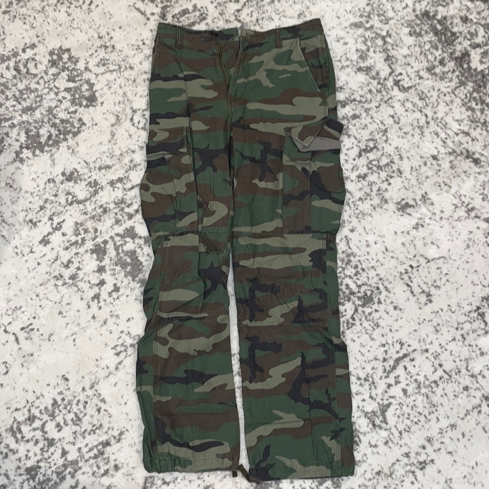 Aritzia camo pants